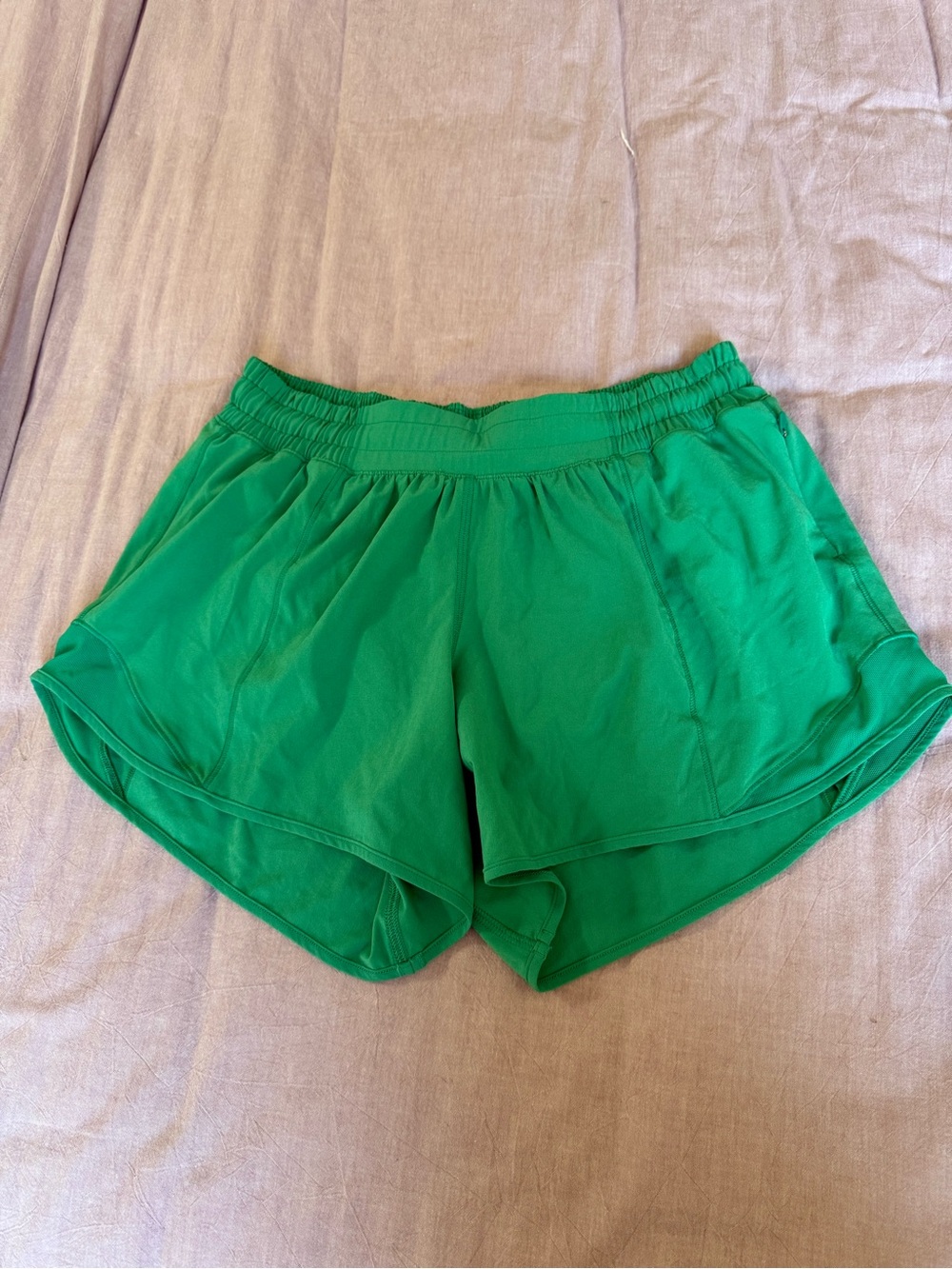 lululemon athletica green hotty hot shorts